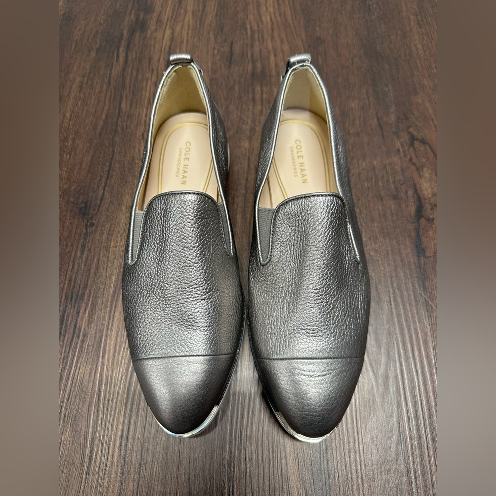 Like new! Cole Haan women’s size 6 metallic slip on pointed flats